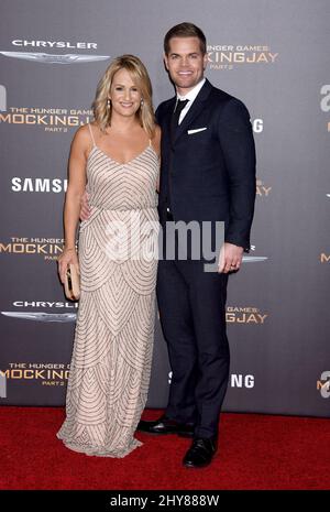 Jenn Brown und Wes Chatham 'The Hunger Games: Mockingjay - Part 2' Los Angeles Premiere im Microsoft Theater Stockfoto