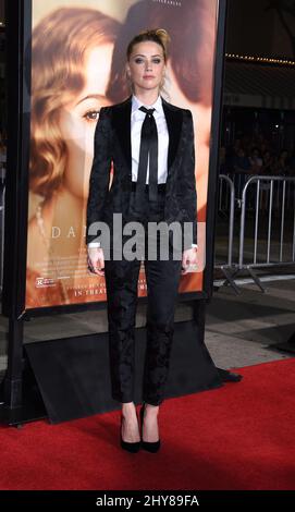 Amber hörte, wie er zur Premiere von „The Danish Girl“ kam, die am 21. November 2015 im Regency Village Theatre in Westwood, HE Los Angeles, stattfand. Stockfoto