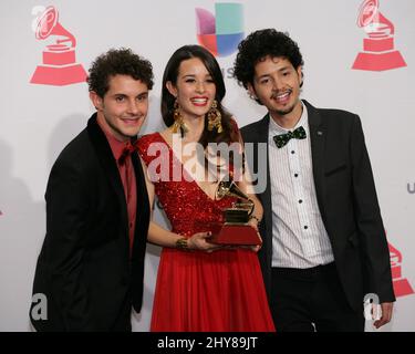 Monsieur Perine posiert im Presseraum bei den jährlichen Latin Grammy Awards 16. in der MGM Grand Garden Arena am Donnerstag, den 19. November 2015 in Las Vegas. Stockfoto