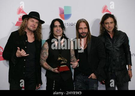 Mana posiert im Pressenzimmer bei den jährlichen Latin Grammy Awards 16. in der MGM Grand Garden Arena am Donnerstag, den 19. November 2015 in Las Vegas. Stockfoto