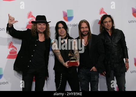 Mana posiert im Pressenzimmer bei den jährlichen Latin Grammy Awards 16. in der MGM Grand Garden Arena am Donnerstag, den 19. November 2015 in Las Vegas. Stockfoto