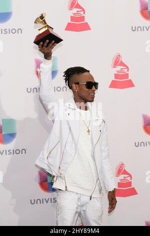 Miguel 'Slow' Martinez von ChocQuibTown posiert im Presseraum bei den jährlichen Latin Grammy Awards 16. in der MGM Grand Garden Arena am Donnerstag, den 19. November 2015 in Las Vegas. Stockfoto