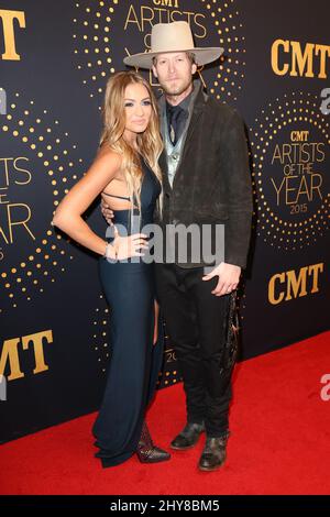 Brian Kelley von Florida Georgia Line und Brittney Marie Cole nahmen an den CMT Artists of the Year 2015 im Schermerhorn Symphony Center Teil Stockfoto