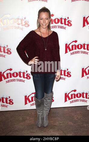 Kendra Wilkinson kommt zu Weihnachten zum Countdown der Knott's Berry Farm und Snoopy's Merriest Tree Lighting, Buena Park, 5. Dezember 2015. Stockfoto