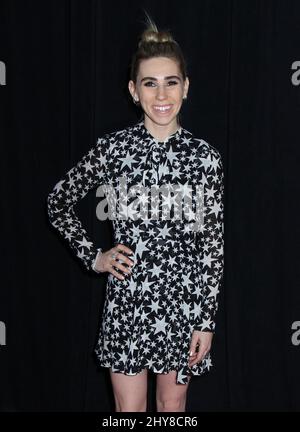 Zosia Mamet nimmt an der Premiere von „Sisters“ im Ziegfeld Theatre am Dienstag, den 8. Dezember 2015, in New York Teil. Stockfoto