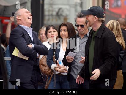 Michael Keaton, Brian Grazer und Ron Howard nehmen an der Zeremonie zur Ehrung von Ron Howard mit seinem 2.-Sterne-Stern auf dem Hollywood Walk of Fame Teil Stockfoto