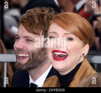 Bryce Dallas Howard und Seth Gabel nahmen an der Zeremonie Teil, bei der Ron Howard mit seinem 2.-Sterne-Stern auf dem Hollywood Walk of Fame geehrt wurde Stockfoto