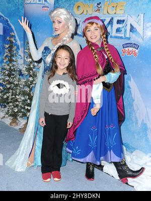 Aubrey Anderson-Emmons, der an Disney on Ice teilnimmt, präsentiert „Frozen“ in Los Angeles Stockfoto