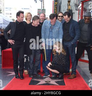 Walton Goggins, Zoe Bell, Tim Roth, James Parks, Quentin Tarantino, Jennifer Jason Leigh, Craig stark, Demian Bichir und Samuel L. Jackson Quentin Tarantino auf dem Hollywood Walk of Fame mit einem Stern geehrt 21. Dezember 2015 Hollywood, ca. Stockfoto