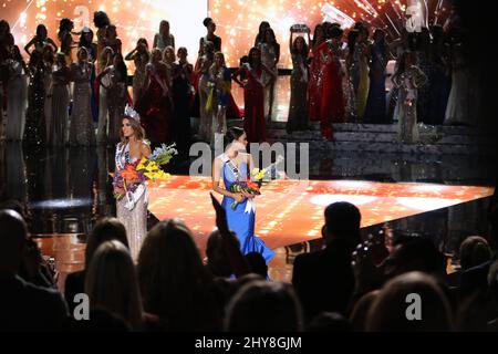 Miss Colombia, Ariadna Gutierrez-Arevalo, Miss Philippines, Pia Alonzo Wurtzbach während der Miss UNIVERSE Pageant, Planet Hollywood Resort & Casino 2015 Stockfoto