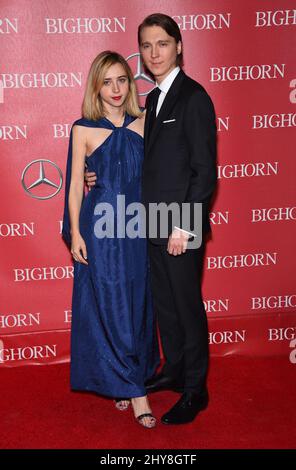 Paul Dano und Zoe Kazan nahmen an der Gala des Palm Springs International Film Fest 2016 im Palm Springs Convention Center in Kalifornien, USA, Teil. Stockfoto