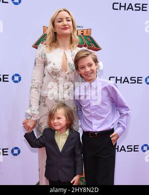 Kate Hudson, Bingham Hawn Bellamy und Ryder Robinson nehmen an der Weltpremiere „Kung Fu Panda 3“ im TCL Chinese Theatre Teil Stockfoto