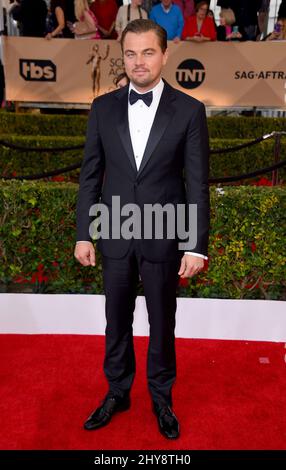 Leonardo DiCaprio bei der Ankunft bei den Annual Screen Actors Guild Awards 22. im Shrine Auditorium in Los Angeles, Kalifornien. Stockfoto