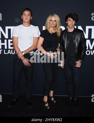 Brandon Thomas Lee, Pamela Anderson und Dylan Jagger Lee nehmen an der Saint Laurent-Veranstaltung im Hollywood Palladium in Los Angeles, Kalifornien, Teil. Stockfoto