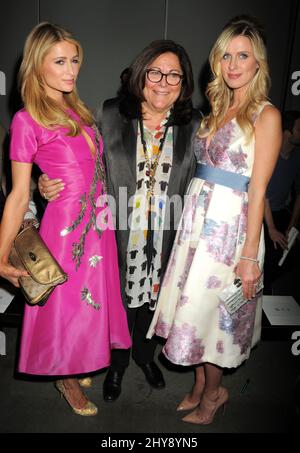 Paris Hilton, Fern Mallis, Nicky Hilton Rothschild Backstage während der Pamella Roland Spring 2016 Präsentation in den Chelsea Pier 59 Studios in New York, USA. Stockfoto