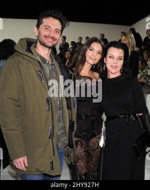 Gabriele Corcos, Emily Ratajkowski und Debi Mazar nahmen an der Marc Jacobs Herbst 2016 Kollektion Teil, die während der New York Fashion Week in der 64. Street Armory stattfand Stockfoto