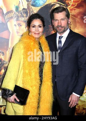 Nikolaj Coster-Waldau und Nukaaka Coster-Waldau nehmen am Mittwoch, den 24. Februar 2016, an der Premiere von „Gods of Egypt“ auf dem AMC Loews Lincoln Square in New York Teil. Stockfoto