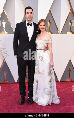 Sacha Baron Cohen und Isla Fisher bei den Annual Academy Awards 88. im Dolby Theater Stockfoto