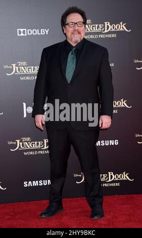 Jon Favreau bei der Premiere von „The Jungle Book“ im El Capitan Theater in Los Angeles, USA. Stockfoto