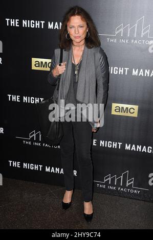 Jacqueline Bisset bei der Premiere von „The Night Manager“ in Los Angeles Stockfoto