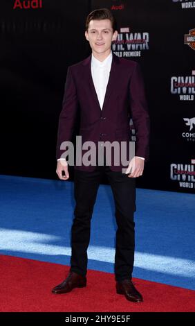 Tom Holland bei der Weltpremiere „Captain America Civil war“ im Dolby Theater in Los Angeles, USA. Stockfoto