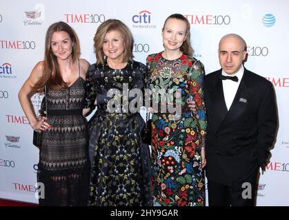 Christina Huffington, Arianna Huffington, Julia Milner und Yuri Milner bei der Time 100 Gala in New York. Stockfoto