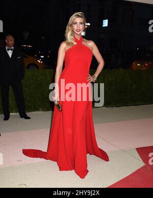 Ivanka Trump, die beim Costume Institute Benefit beim Met teilnimmt, feiert die Eröffnung der Ausstellung „Manus x Machina: Fashion in an Age of Technology“ im Metropolitan Museum of Art in New York, USA. Stockfoto