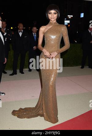 Zendaya Coleman, der am Costume Institute Benefit beim Met teilnimmt, feiert die Eröffnung der Ausstellung „Manus x Machina: Fashion in an Age of Technology“ im Metropolitan Museum of Art in New York, USA. Stockfoto