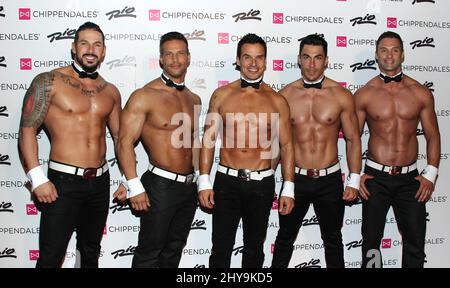 Mikey Perez, Sami Eskelin, Antonio Sabato Jr., Jon Howes und Jam, die als Antonio Sabato Jr. Gastgeberinnen im Chippendales, Rio All-Suite Hotel and Casino, Las Vegas, ankommen. Stockfoto