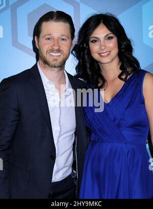 Ben McKenzie und Morena Baccarin nehmen an der Fox Networks 2016 Upfront Presentation Teil, die auf der Wollman Rink im Central Park in New York, USA, stattfand. Stockfoto