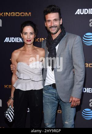 Frank Grillo und Wendy Moniz nehmen an der LA Premiere von Saison 2 „Kingdom“ Teil, die am Mittwoch, 25. Mai 2016, im Harmony Gold in Los Angeles stattfand. Stockfoto