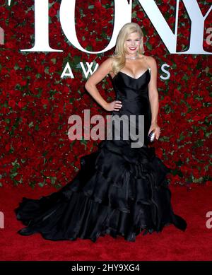 Megan Hilty kommt zu den jährlichen Tony Awards 70., die am 12. Juni 2016 im Beacon Theatre in New York stattfinden. Stockfoto