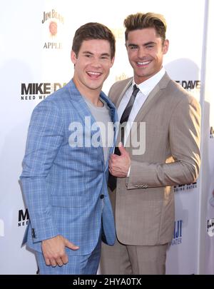 Adam Devine und Zac Efron kommen zu einer Fanvorführung von „Mike und Dave Need Wedding Dates“, die im Juni 29. 2016 im Cinerama Dome, Hollwood, Los Angeles, stattfand. Stockfoto