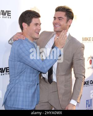 Adam Devine und Zac Efron kommen zu einer Fanvorführung von „Mike und Dave Need Wedding Dates“, die im Juni 29. 2016 im Cinerama Dome, Hollwood, Los Angeles, stattfand. Stockfoto