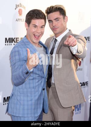 Adam Devine und Zac Efron kommen zu einer Fanvorführung von „Mike und Dave Need Wedding Dates“, die im Juni 29. 2016 im Cinerama Dome, Hollwood, Los Angeles, stattfand. Stockfoto