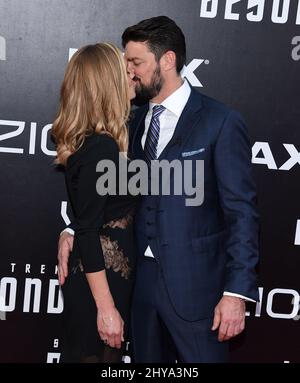 Katee Sackhoff & Karl Urban bei der Weltpremiere von „Star Trek Beyond“ in San Diego. Stockfoto
