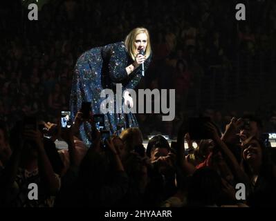 Adele tritt während ihrer ausverkauften '25 World Tour' in Los Angeles, 20.. August 2016 auf. Stockfoto