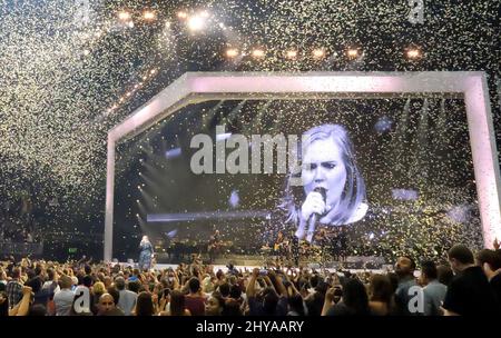 Adele tritt während ihrer ausverkauften '25 World Tour' in Los Angeles, 20.. August 2016 auf. Stockfoto