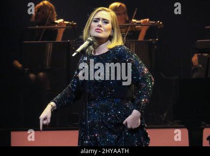 Adele tritt während ihrer ausverkauften '25 World Tour' in Los Angeles, 20.. August 2016 auf. Stockfoto