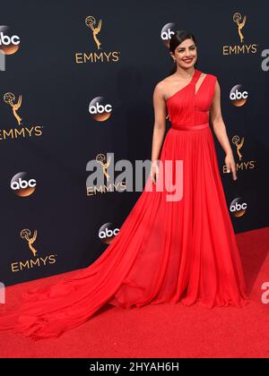 Priyanka Chopra kommt für die Primetime Emmy Awards 68. am Sonntag, den September. 18, 2016, im Microsoft Theater in Los Angeles. Stockfoto
