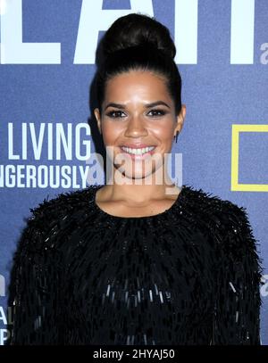 America Ferrera nimmt an der Premiere von „Years of Living Dangerously“ des National Geographic Channel im American Museum of Natural History am Mittwoch, den 21. September 2016, in New York Teil. Stockfoto