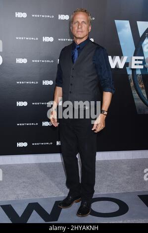 Patrick Fabian bei der 'Westworld'-Premiere im TCL Chinese Theatre in Los Angeles, USA. Stockfoto