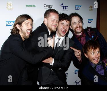 Wayne Sermon, Dan Reynolds, Nolan Gould, Daniel Platzman, Ben Mc kommen zur dritten jährlichen Tyler Robinson Foundation Gala zur Unterstützung von Familien mit Kinderkrebs, Caesars Palace, Las Vegas, September 30. 2016. Stockfoto