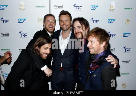 Wayne Sermon, Dan Reynolds, Joel McHale, Daniel Platzman, Ben McKee bei der dritten jährlichen Tyler Robinson Foundation Gala zur Unterstützung von Familien mit Kinderkrebs, Caesars Palace, Las Vegas, September 30. 2016. Stockfoto