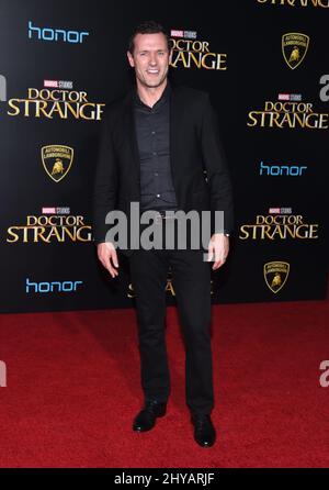 Jason O'Mara nimmt an der Premiere von „Doctor Strange“ von Disney und Marvel Studios im El Capitan Theatre am 20. Oktober 2016 in Los Angeles, CA, USA, Teil. Stockfoto