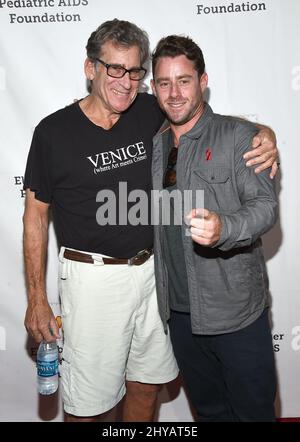 Paul Michael Glaser und Jake Glaser nehmen am jährlichen Familienfestival „Zeit für Helden“ der Elizabeth Glaser Pediatric AIDS Foundation 27. in den Smashbox Studios Teil. Stockfoto