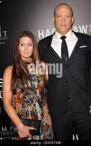 Vince Vaughn, Kyla Weber bei der Premiere von „Hacksaw Ridge“ in Los Angeles Stockfoto