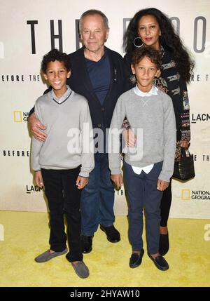 Wolfgang Puck, Gelila Assefa, Oliver Puck und Alexander Puck bei der Premiere von „Before the Flood“ in Los Angeles Stockfoto