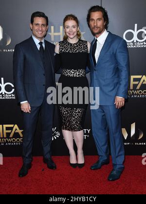 Edgar Ramirez, Bryce Dallas Howard und Matthew McConaughey, die am Sonntag, den 6. November 2016, in Beverly Hills, Kalifornien, die jährlichen Hollywood Film Awards 20. im Beverly Hilton Hotel besuchen. Stockfoto