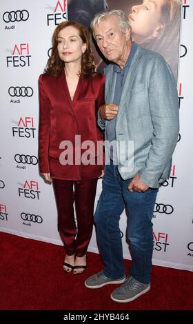 Isabelle Huppert und Paul Verhoeven bei der Vorführung von 'Elle' auf dem AFI Fest 2016 in Los Angeles Stockfoto